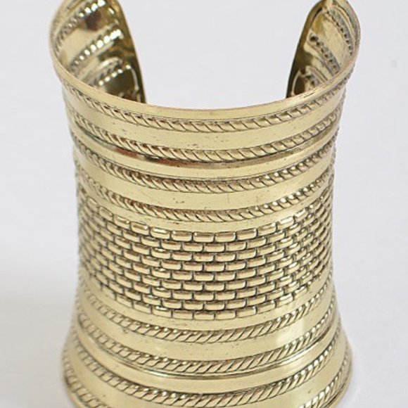 Cuff Bracelet - Picture 3 of 4